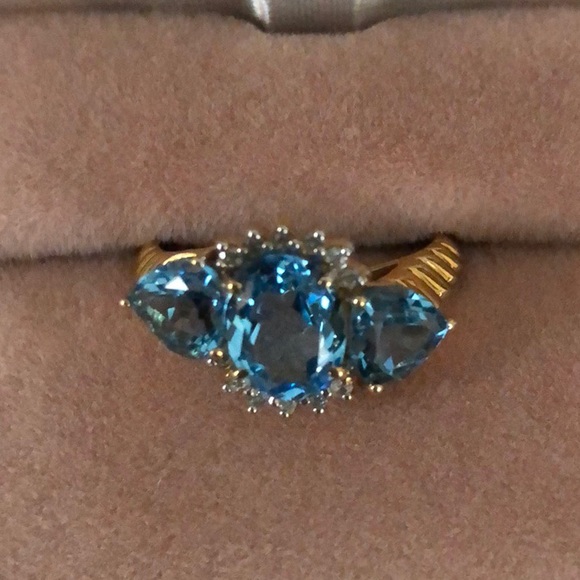 5k Topaz ring - Picture 2 of 3